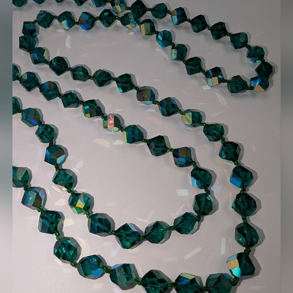 EVC GREEN AB GLASS CRYSTAL 45" FLAPPER NECKLACE